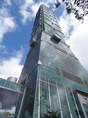 101階建の超高層ビル、台北101