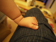 小さな足