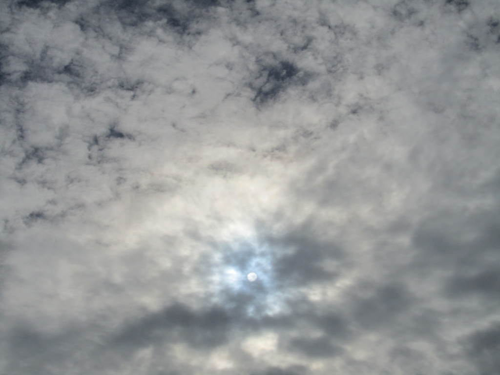 雲の下の太陽