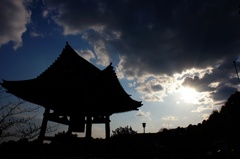 神社の日暮れ