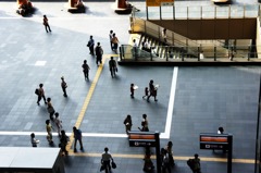 平日の午後(大阪駅)