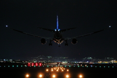 伊丹空港に着陸するＢ７８７