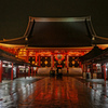 雨の浅草寺