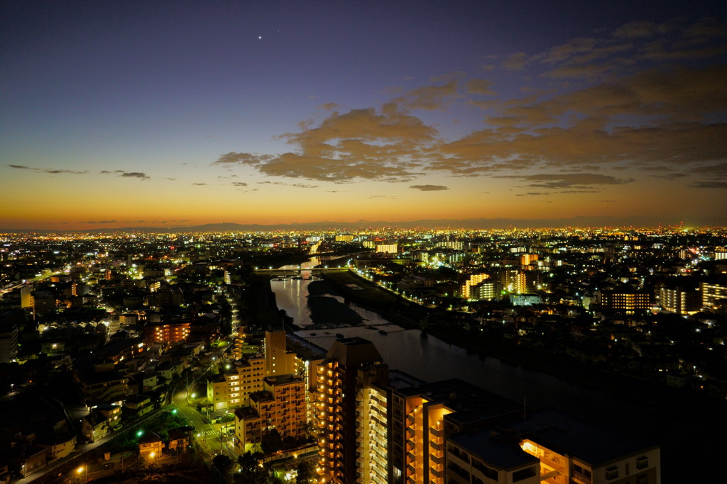 少しずつ夜明けが遅くなっていく日々