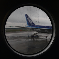 雨の千歳空港