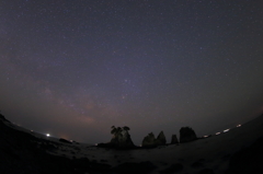 蓑掛岩に星が降る夜