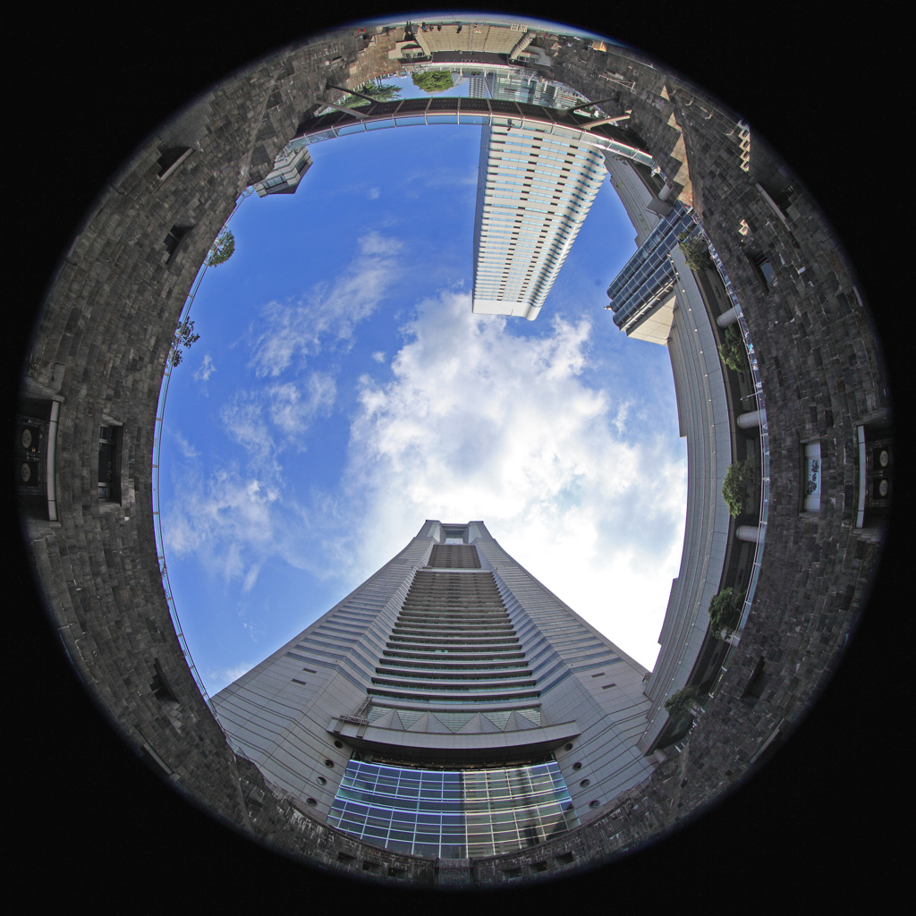 The　Landmark　Tower　＆Dockyard　Garden