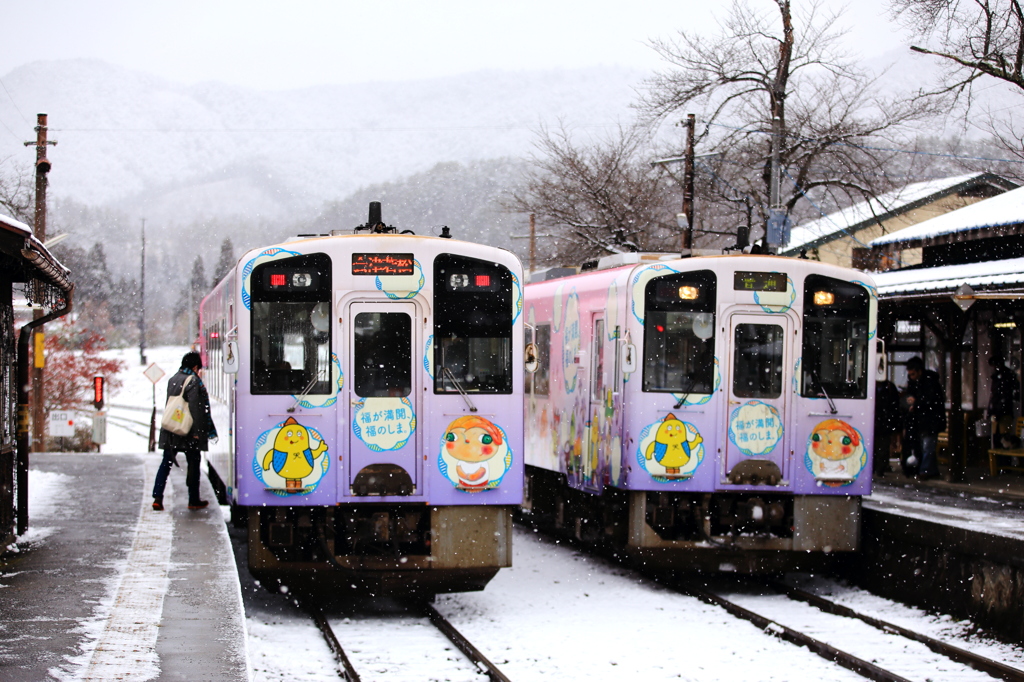 会津鉄道芦ノ牧温泉駅にて