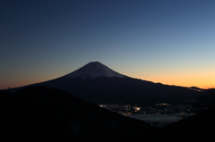天下茶屋から見る富士山夕景