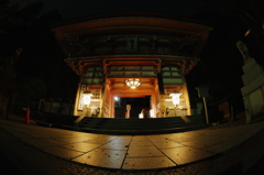 闇に浮かぶ鞍馬寺