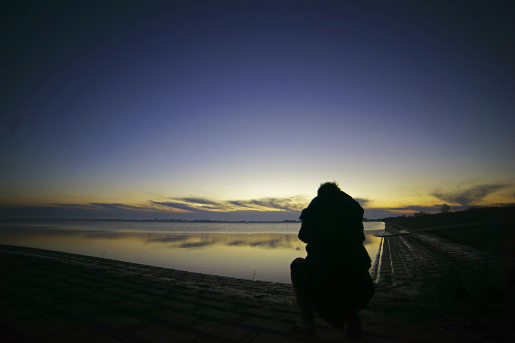 暁の一瞬を撮る～谷中湖の夜明け