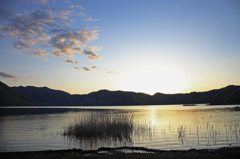 精進湖に沈む夕日