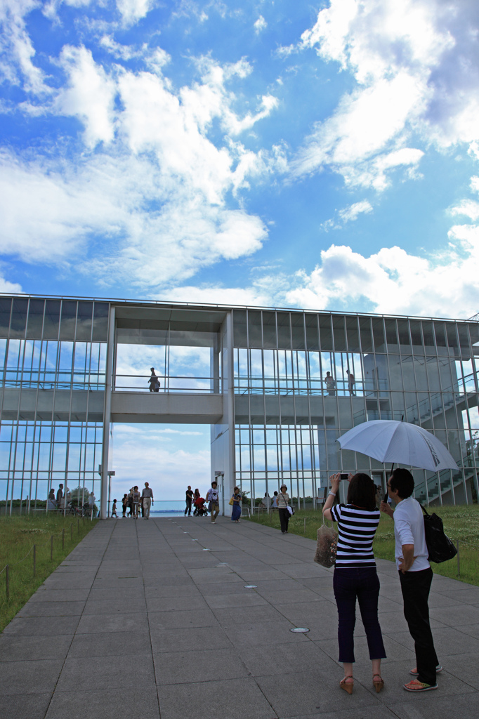 Crystal　View in the blue sky