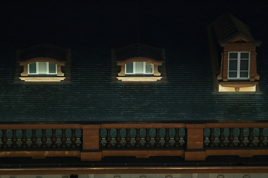 Three　Windows