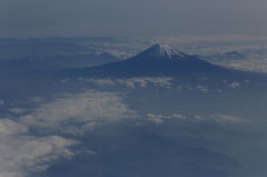 雲より高い富士の山