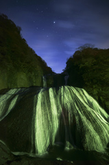 夜明け前の袋田の滝
