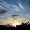 流れ雲と夕日