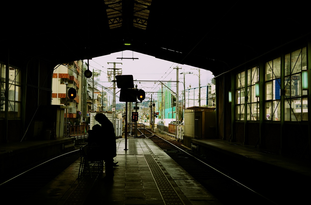 嵐電のホームにて