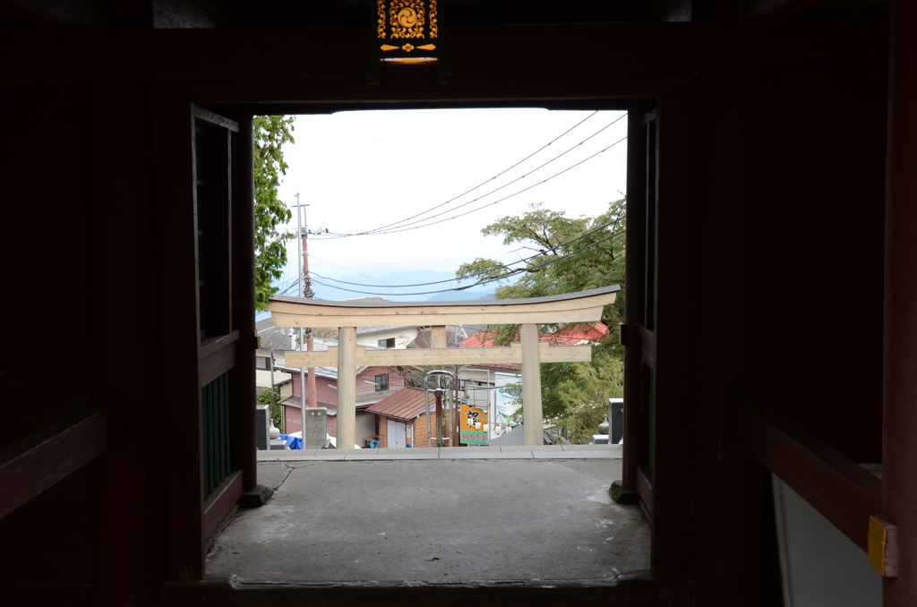 外界へ（武蔵御嶽神社）
