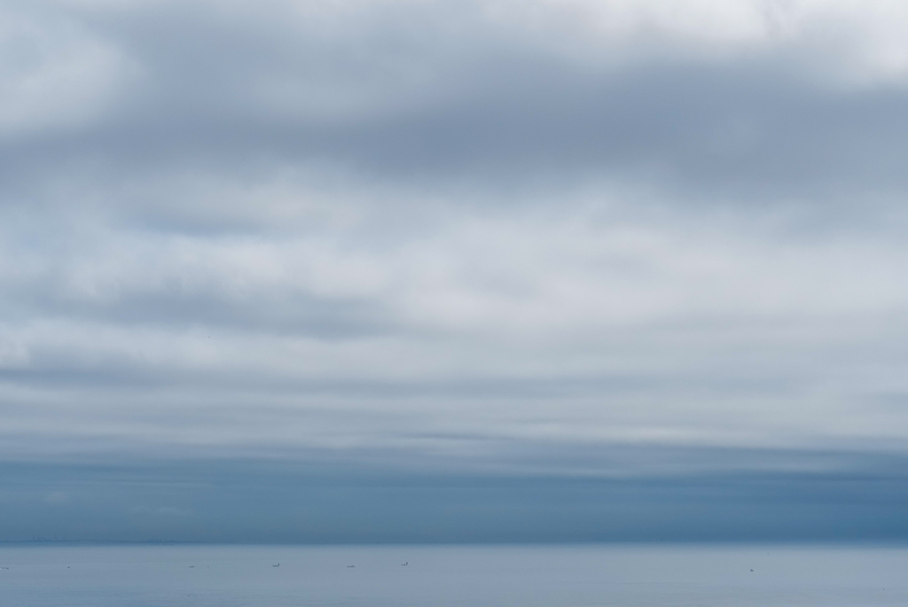 雲の行方 海の彼方