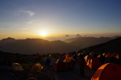 南岳小屋テント場の夕暮れ