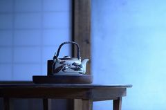 お茶でもどうぞ