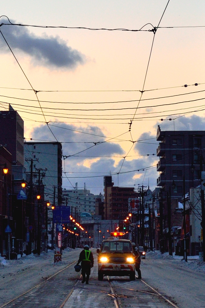 朝の線路点検