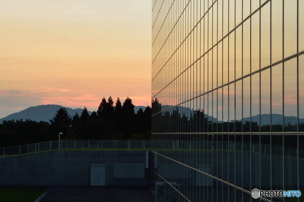 夕暮れの校舎