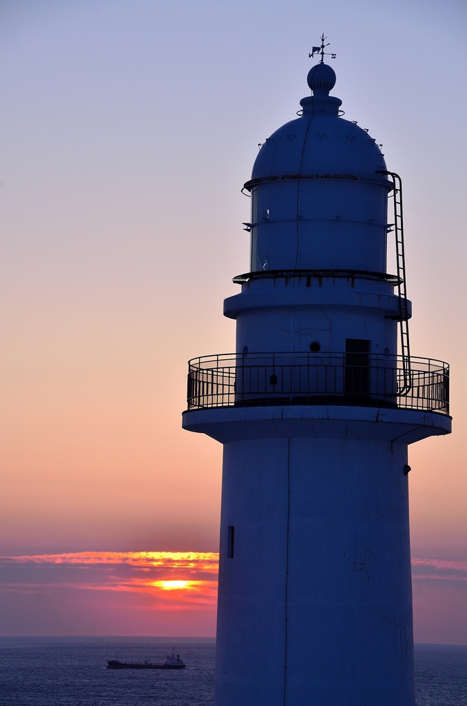 日の出の灯台