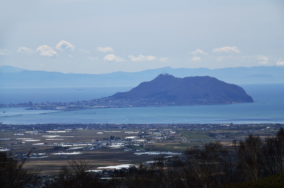 春の函館山