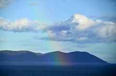 海の上の虹
