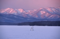 湖上の雪ダルマ