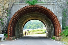トンネルを抜ける