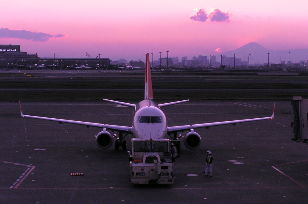 夕暮れのエアポート