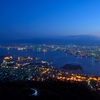 夜明け前の函館港