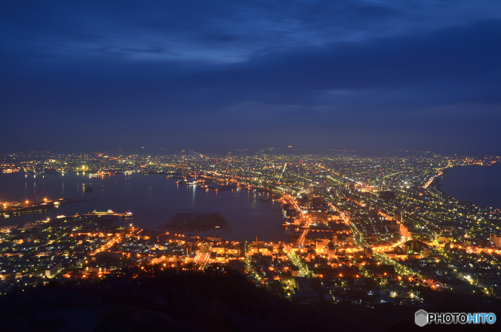 夜明け前の函館