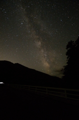 とある橋の上から見る星空