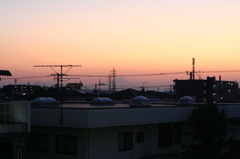 夕日の向こうの富士山
