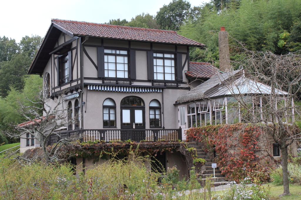 豊田喜一郎邸　庭から