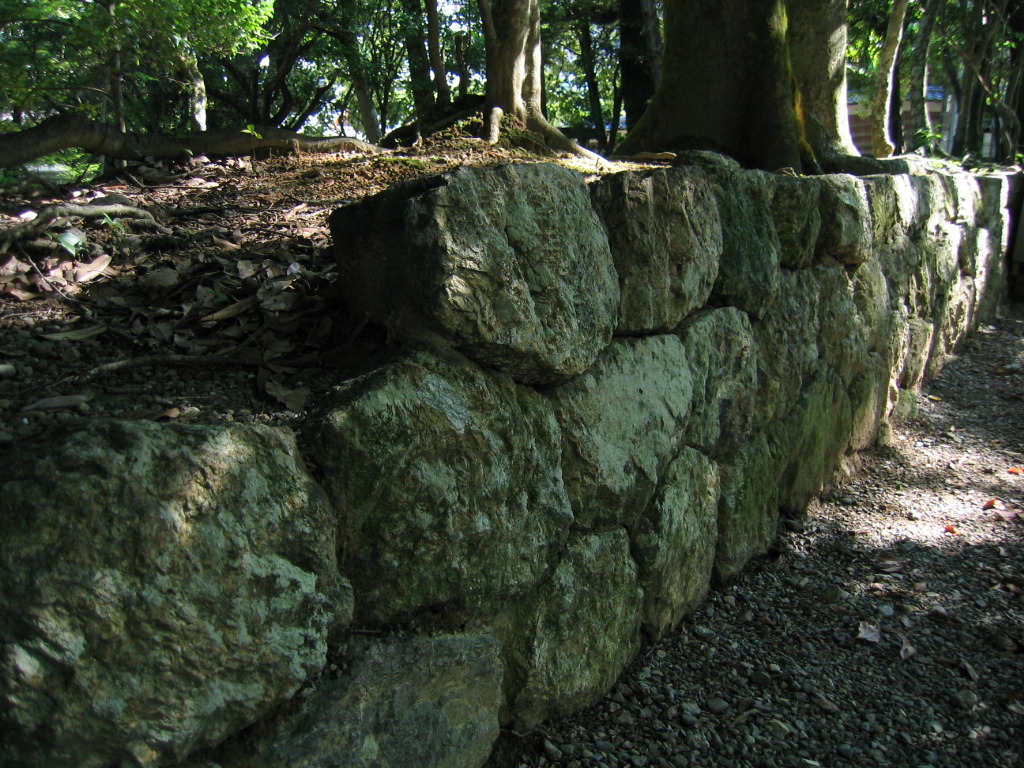 神社の石垣