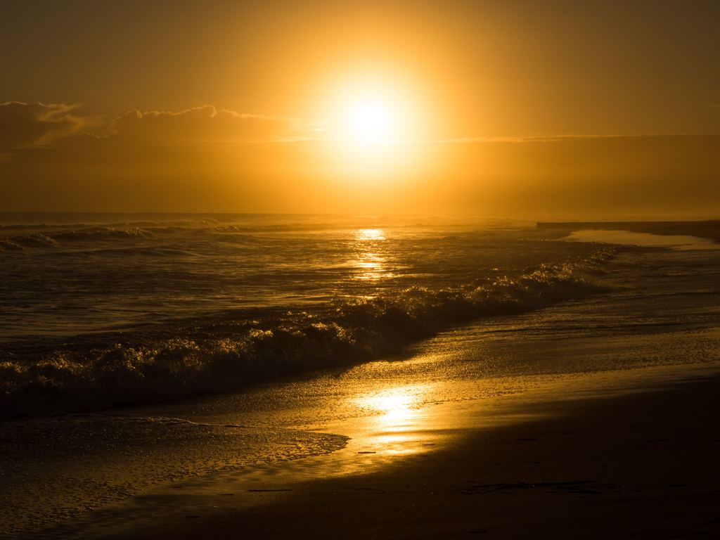 台風一過の夕海