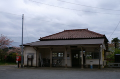 上総鶴舞駅舎