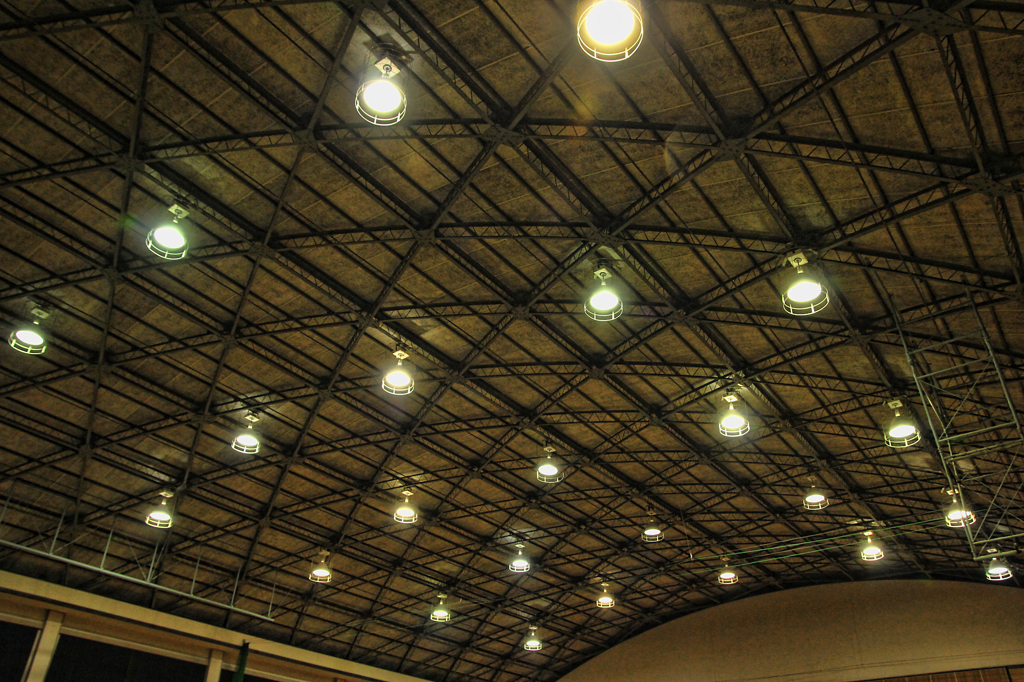 体育館の天井