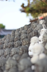 不気味 or 滑稽
