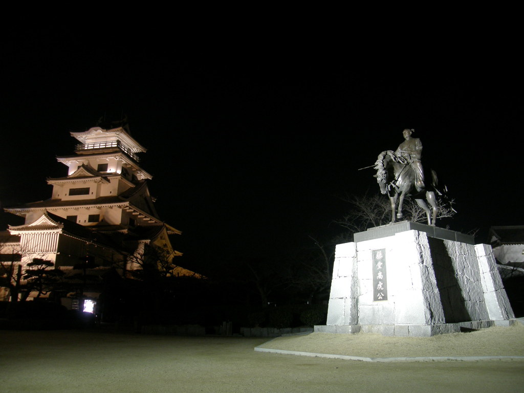 夜の今治城