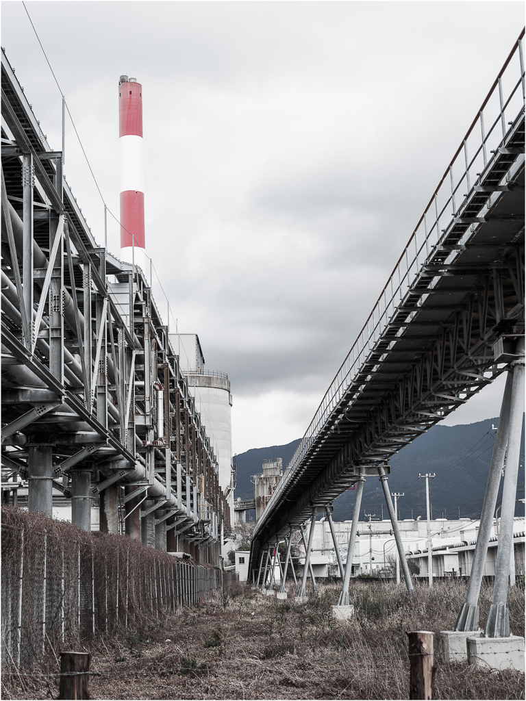 動かなくなった工場