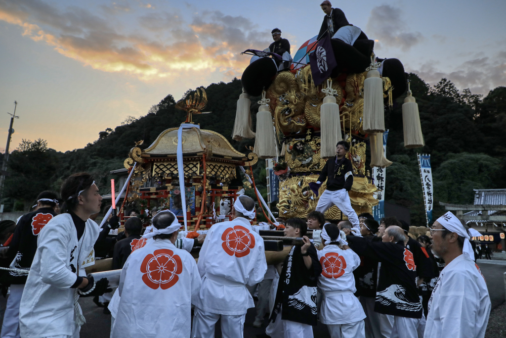 お神輿と太鼓台との共演