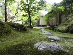 書院へ続く道