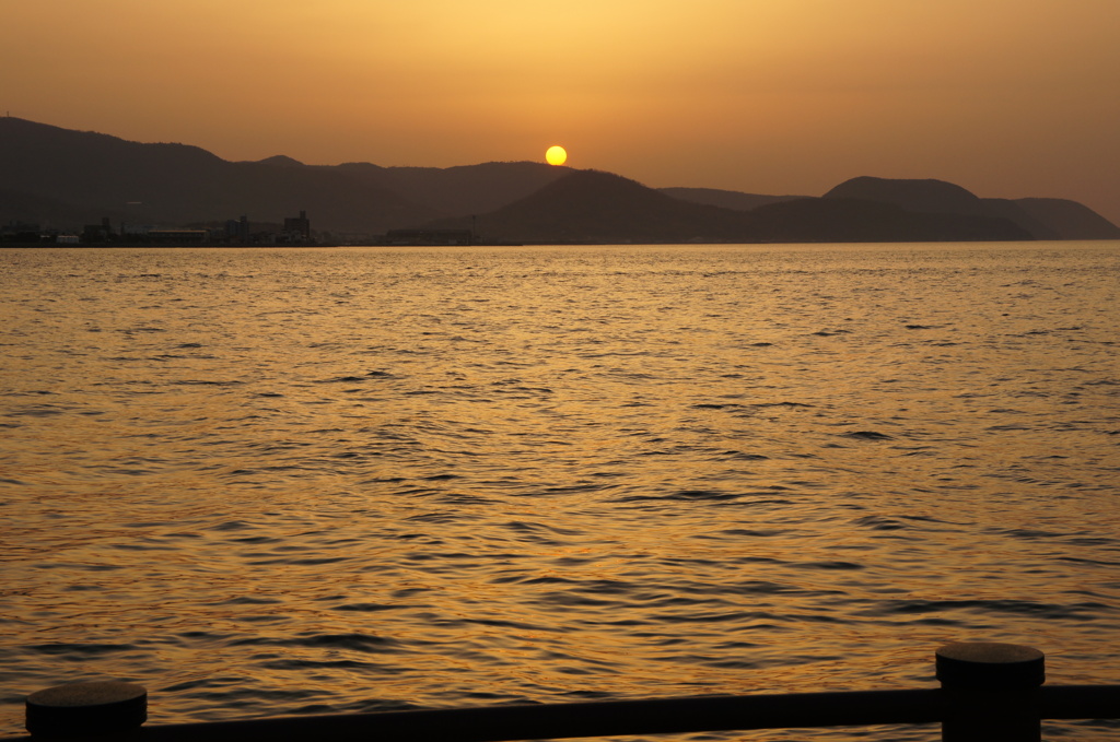 高松の夕景。加工版