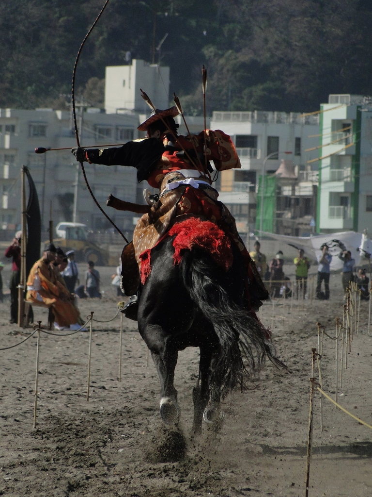 由比ガ浜・流鏑馬（010）〜壱の的、的中！